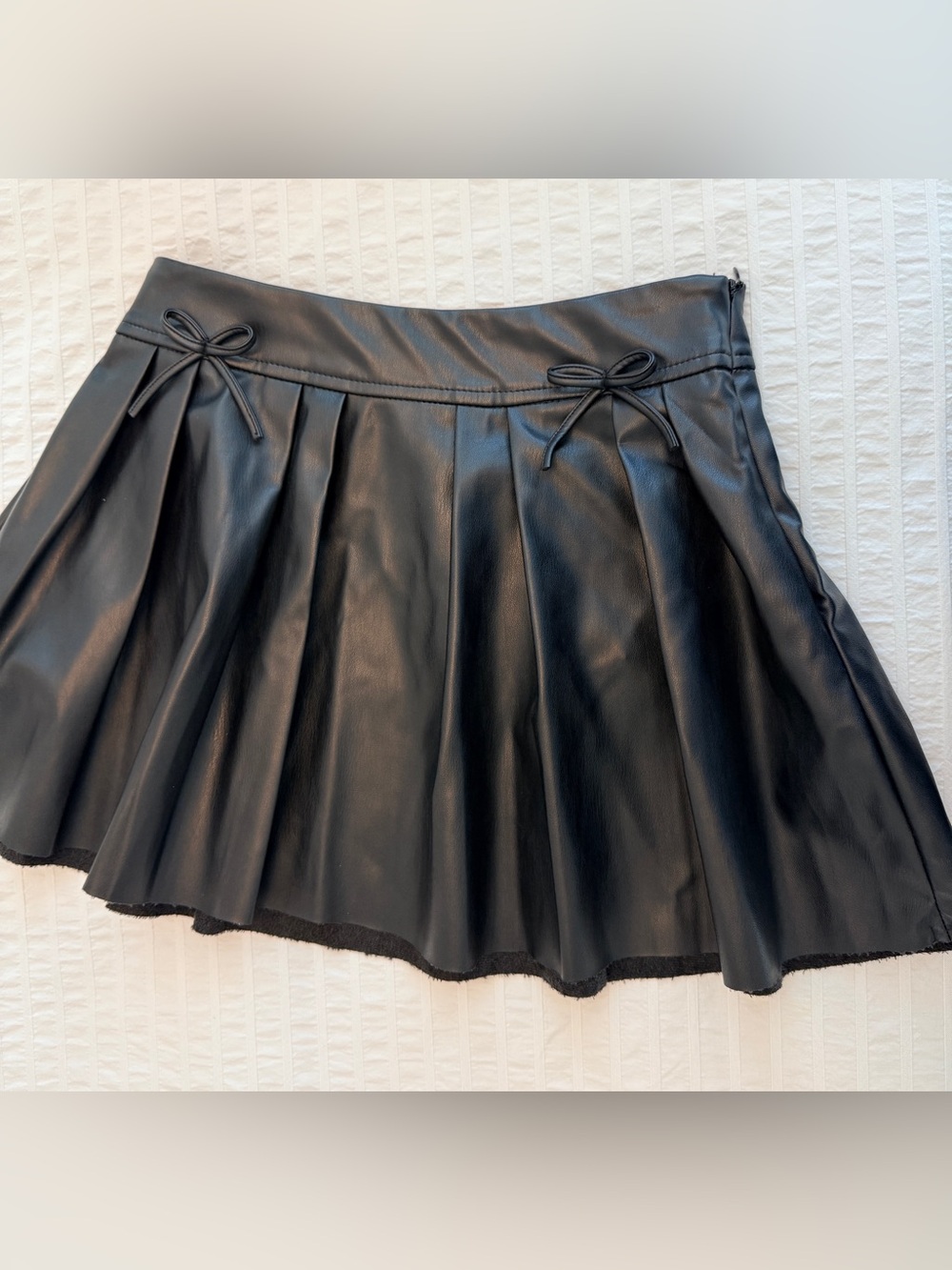 NWT Zara Black Faux Leather Mini Skirt with Bow Detail. Size:9-10